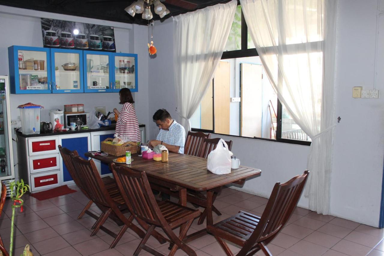 The Jesselton Cabin Sdn Bhd Кота-Кинабалу Экстерьер фото